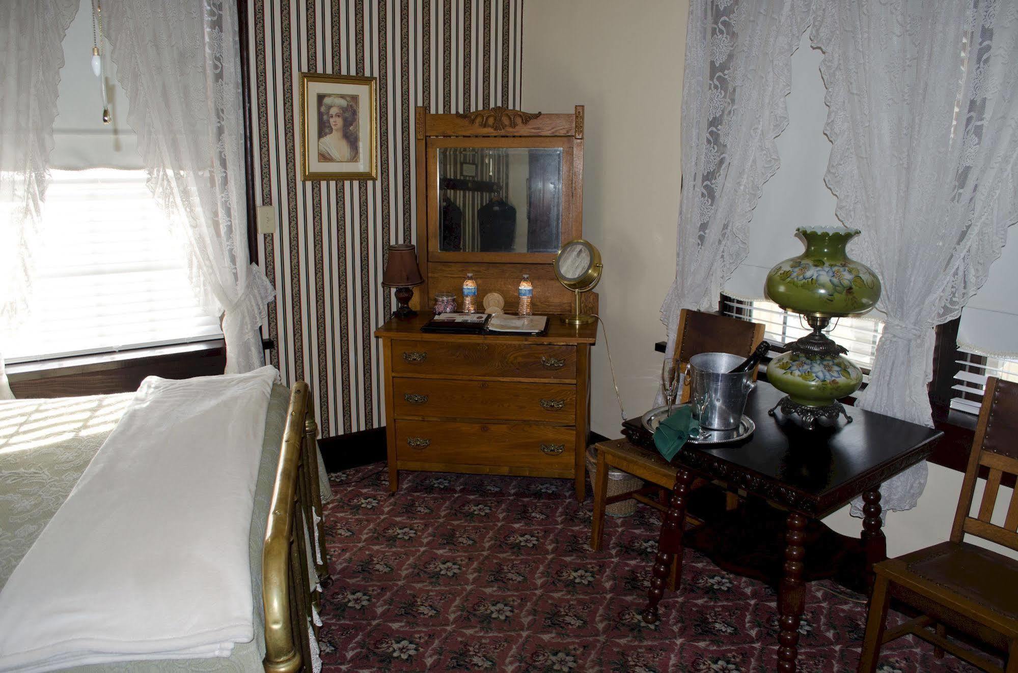 The National Hotel ジェームズタウン エクステリア 写真